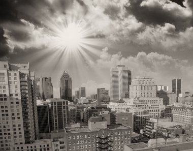 Montreal, Kanada. Şehir gökdelenlerin güzel havadan görünümü