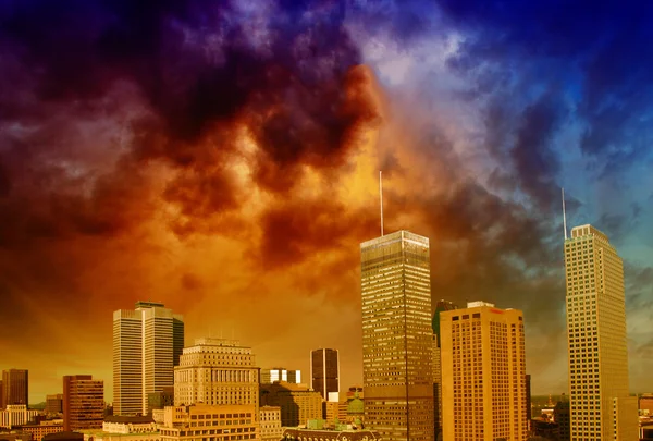 Montreal panoramę w piękne niebo kolory - Kanada — Zdjęcie stockowe
