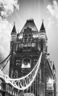 tower Bridge - Londra gece renkleri