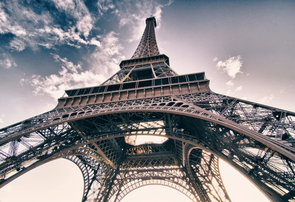 Colores del cielo sobre la Torre Eiffel, París —  Fotos de Stock