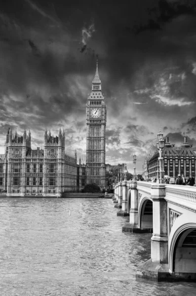 Casas do Parlamento, Palácio de Westminster - Londres belos sóis — Fotografia de Stock