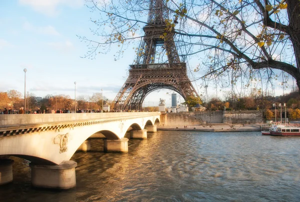 Vista da Torre Eiffel em Paris — Fotografia de Stock