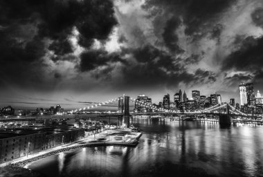 new york City - brooklyn ve manhattan siluetinin muhteşem gece