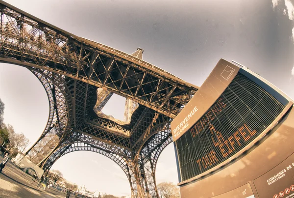 Cores da Torre Eiffel no inverno — Fotografia de Stock