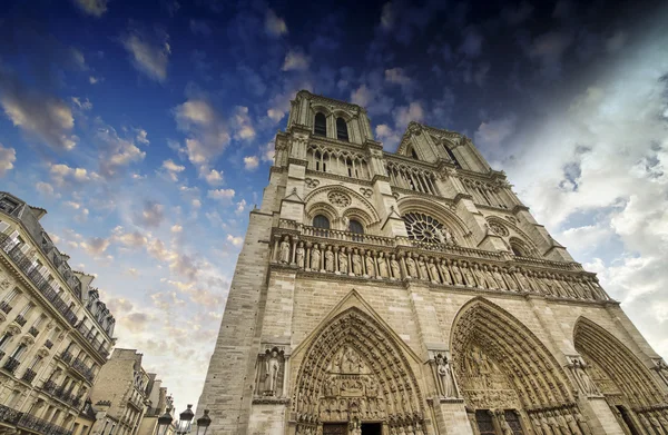 Paris. Beautiful view of Notre Dame Cathedral — Stock Photo, Image
