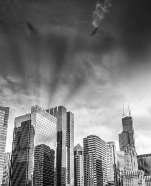 chicago manzarası ile dramatik gökyüzü güzel görünümü