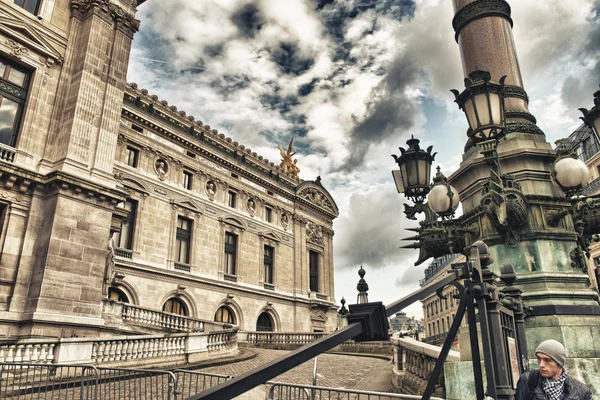 オペラ パリの建物の素晴らしい建築の細部 — ストック写真