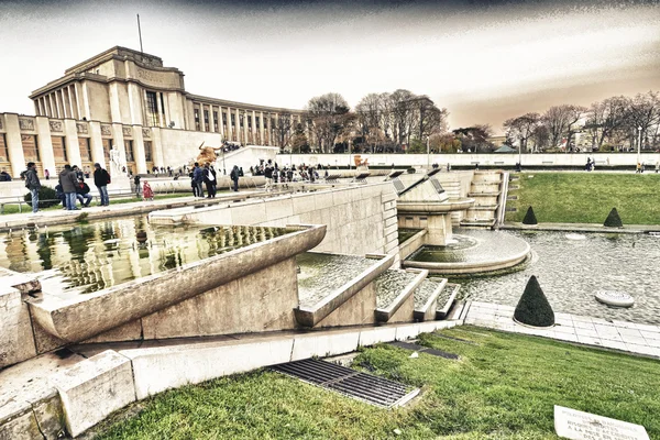 Paris, Frankrike. underbara arkitektoniska detaljer av gamla makt. — Stockfoto