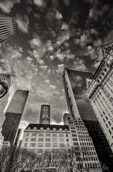 Manhattan, new york şehri. harika manzarasını uzun gökdelenleri — Stok fotoğraf