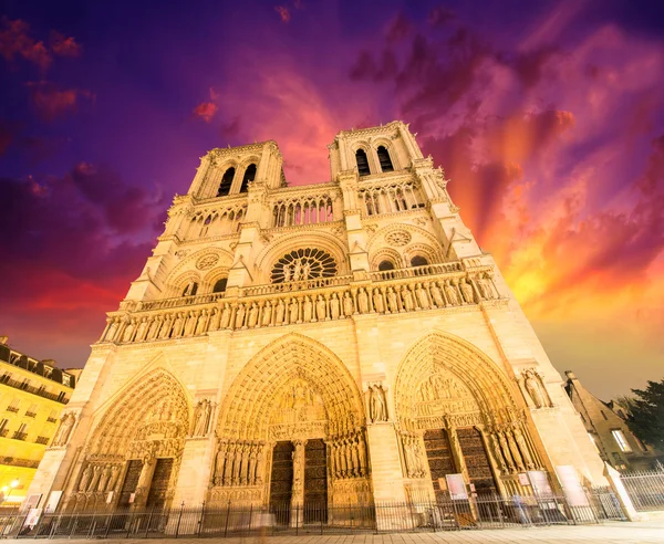 Notre dame cathedral - Parijs. prachtige winter sky — Stockfoto