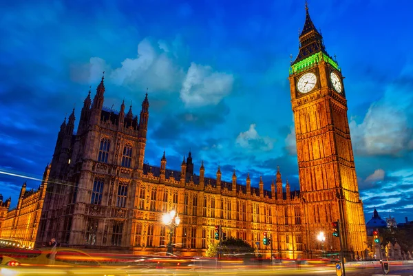 Lichten van de big ben toren in Londen — Stockfoto