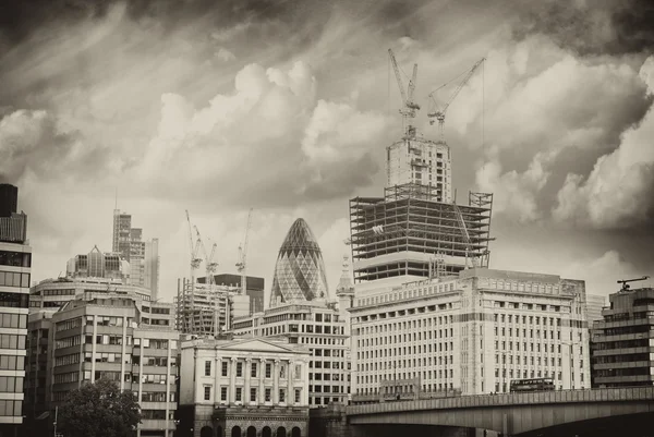 Ciudad de Londres con arquitectura moderna típica —  Fotos de Stock