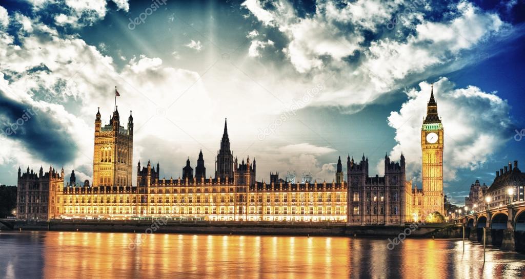 Big Ben and House of Parliament at River Thames International Landmark