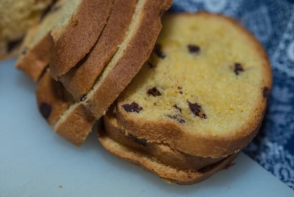 Primo piano di una torta affettata . — Foto Stock