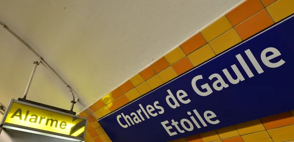 Paris, Metropolitaine. Signs and Directions — Stock Photo, Image