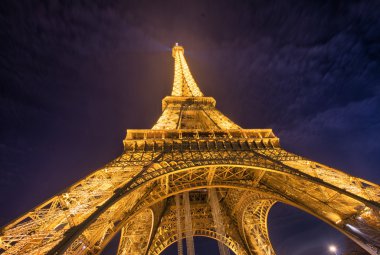 Paris, 30 Kasım: 30 Kasım 2012 Eyfel Kulesi ışıklandırma