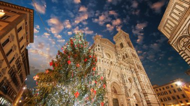 Florence. piazza del duomo güzel kış renkleri