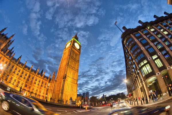 Londres. Magnificência da Torre Big Ben ao pôr-do-sol — Fotografia de Stock