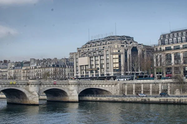 Parigi, Francia. Meraviglioso dettaglio architettonico di antico potere . — Foto Stock