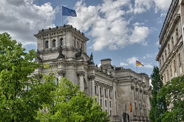 Zona del Reichstag in una bella giornata estiva, Berlino — Foto Stock