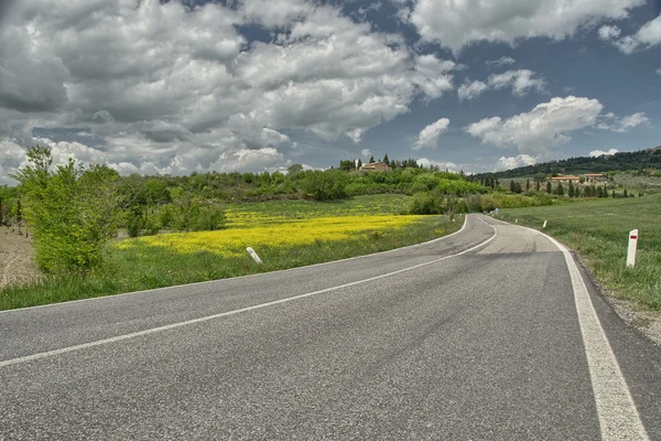 Wonderful countryside of Tuscany, spring colors — Stock Photo, Image