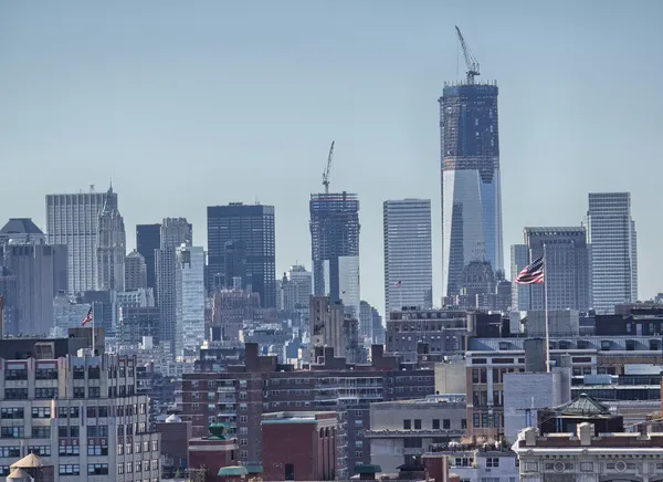 NUEVA YORK CITY - 24 de febrero: Vista de los edificios modernos de Manhattan, feb. — Foto de Stock