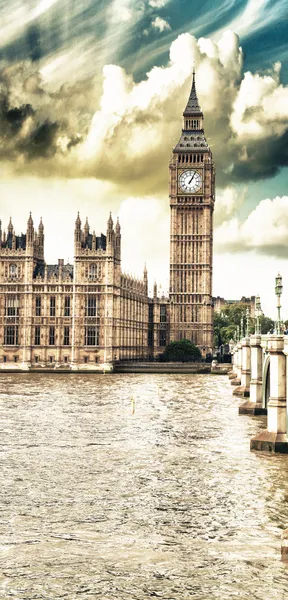 Houses of Parliament, Westminster Palace - London gothic archite — Stock Photo, Image