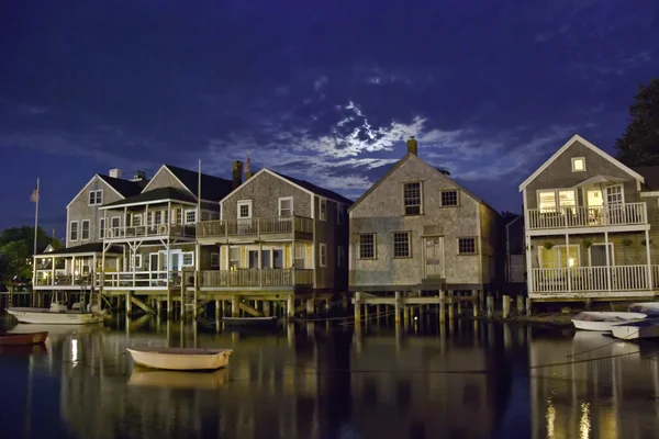 Maisons sur l'eau sur le littoral de Nantucket — Photo