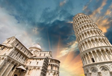 Pisa, Toskana. mucizeler kare görünümünü mükemmel geniş açı