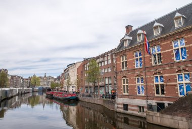 Amsterdam, Hollanda. Güzel tipik şehir mimarisi