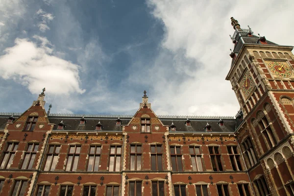 Amsterdam, Nederländerna. Vacker typisk stadsarkitektur — Stockfoto