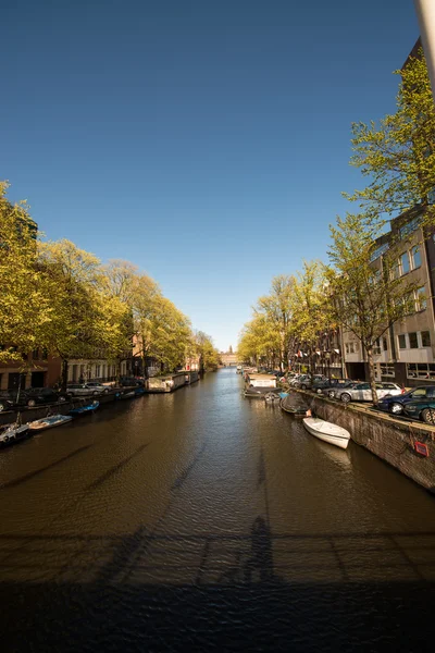 Amsterdam, Pays-Bas. Belle architecture typique de la ville — Photo