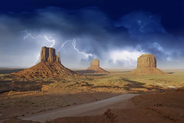 Felsen und Farben des Monument Valley — Stockfoto