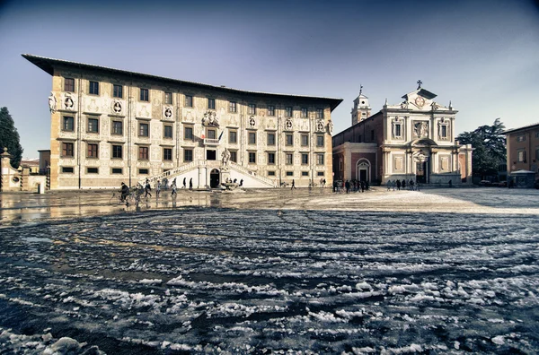 Sníh v piazza dei cavalieri, pisa — Stock fotografie
