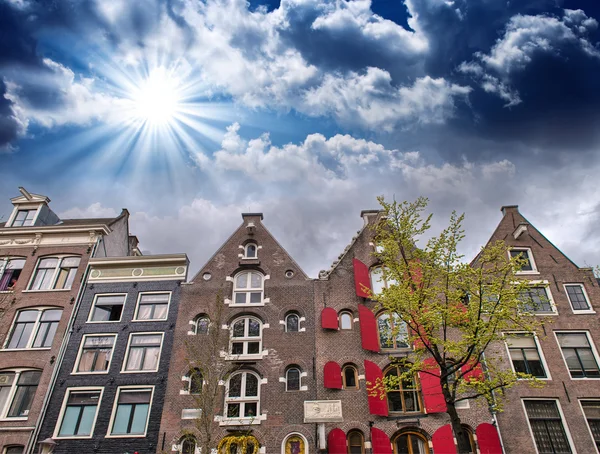 Beautiful Amsterdam typical streets and buildings — Stock Photo, Image