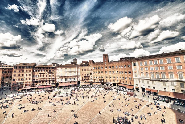 Wonderful aerial view of Piazza del Campo, Siena on a beautiful — Stock Photo, Image