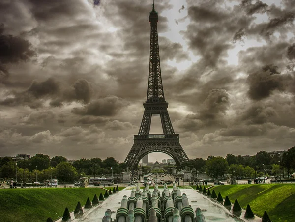 埃菲尔铁塔、 巴黎。著名的塔，从 trocader 的美妙的看法 — 图库照片