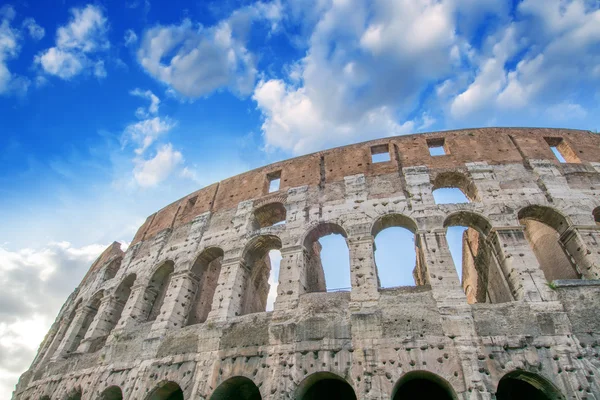 Beautiful sunset sky colors over Colosseum in Rome. Roma - Colos — Stock Photo, Image