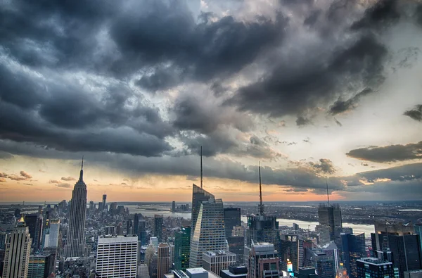 Manhattan gökdelenlerin çarpıcı havadan görünümü — Stok fotoğraf