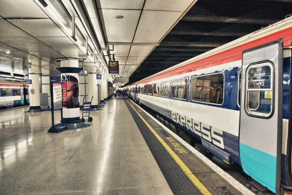 LONDON - SEP 28: London Underground train station on September 2 — Stock Photo, Image
