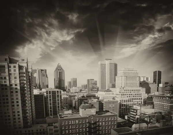 Prachtige skyline van de stad van new york met stedelijke wolkenkrabbers — Stockfoto