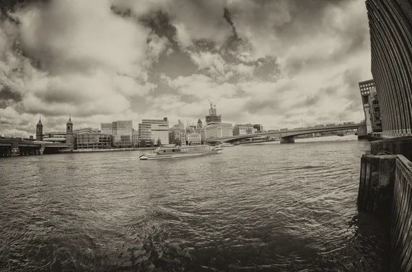 Hermosa vista de Londres con monumentos de la ciudad — Foto de Stock