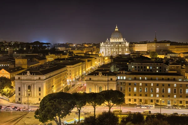 Schöne Luftaufnahme von Rom und seinen Sehenswürdigkeiten — Stockfoto