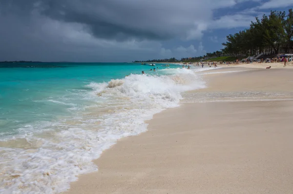 Песчаный пляж в Карибском море — стоковое фото