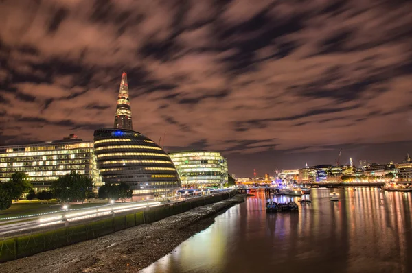 Prachtige nacht uitzicht op Londen en haar monumenten — Stockfoto