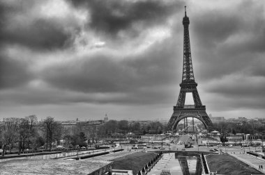 Paris. Eyfel Kulesi manzarası harika. La tour eiffel kışın
