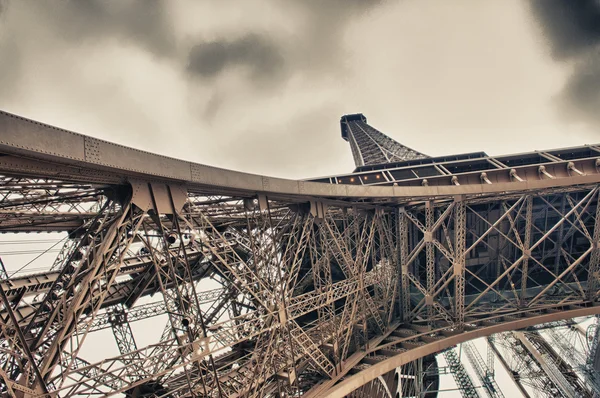 Paris. wunderbare Aussicht auf den Eiffelturm. la tour eiffel im Winter — Stockfoto