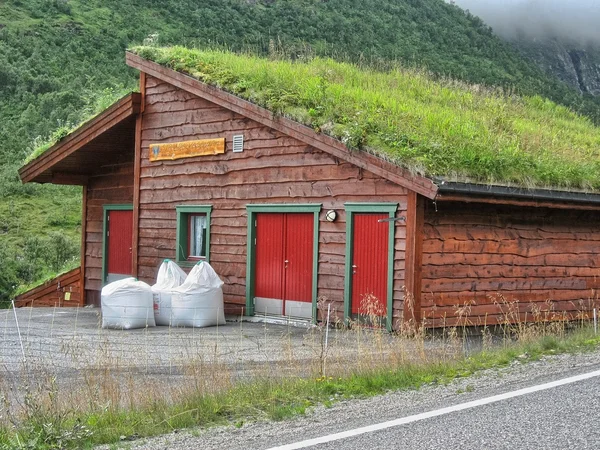Scenariusz piękne krajobrazy Norwegii w sezonie letnim — Zdjęcie stockowe