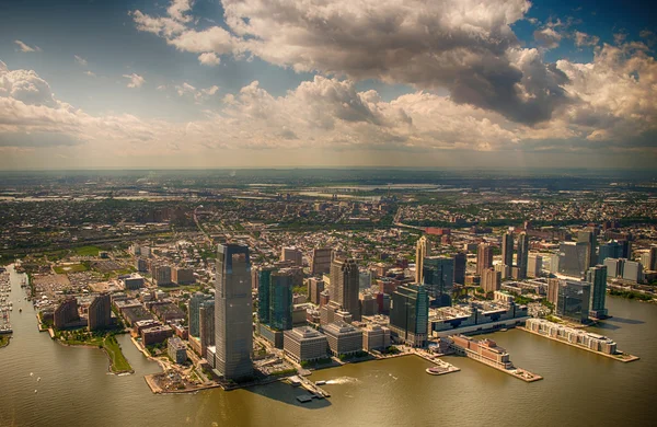 Wonderful helicopter view of Jersey City on a beautiful summer d — Stock Photo, Image