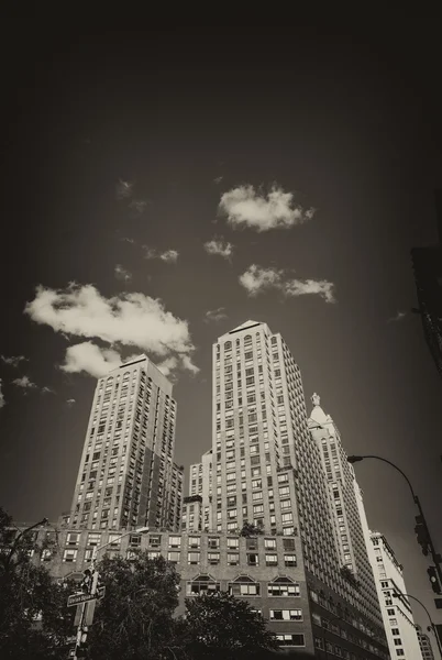 Buildings and Trees of Union Square on a beautiful sunny day — Stock Photo, Image